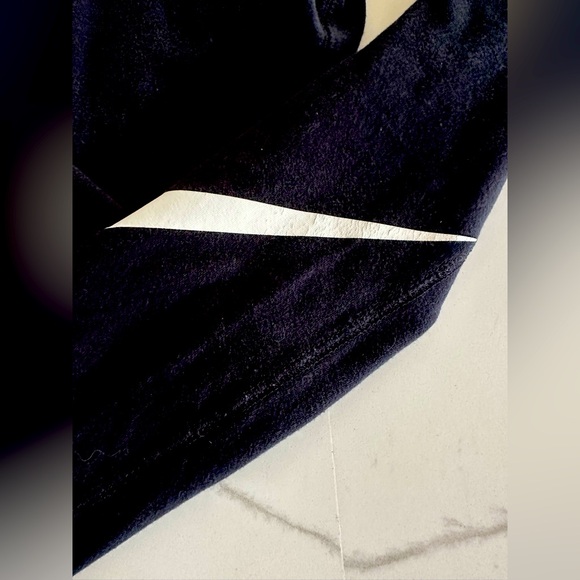 Nike womens extra small (XS) leggings with wide elastic waistband! - Picture 5 of 6